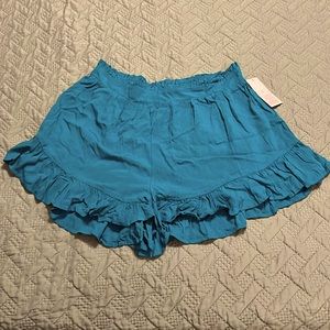 NWT Wild Fable turquoise shorts with ruffle. Med
